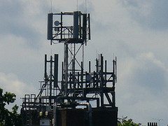 Antennes et terminaux GSM-UMTS-Wi-Fi-WiMax et normes de rayonnement électromagnétique : état de la question